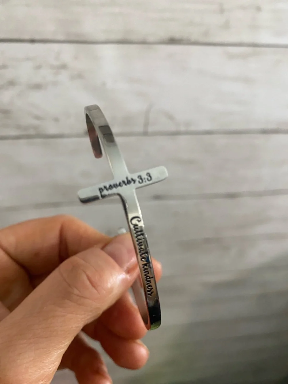 N/A sleek cross